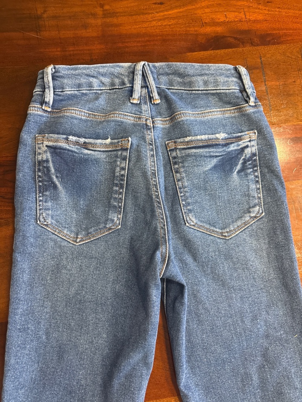 Good American Jeans - Picture 3 of 5